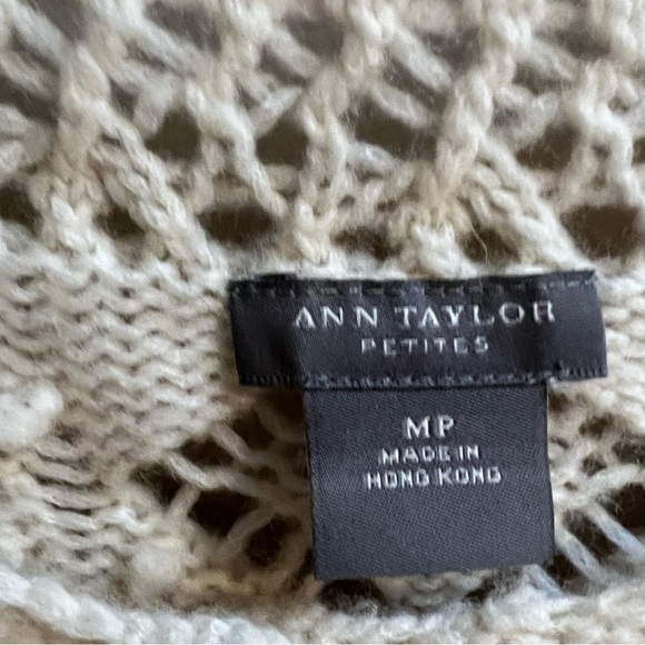 Ann Taylor Cream Cable Knit Sweater M - Picture 5 of 6